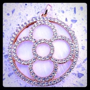 GORGEOUS SPARKLY CRYSTALS PENDANT!!!  